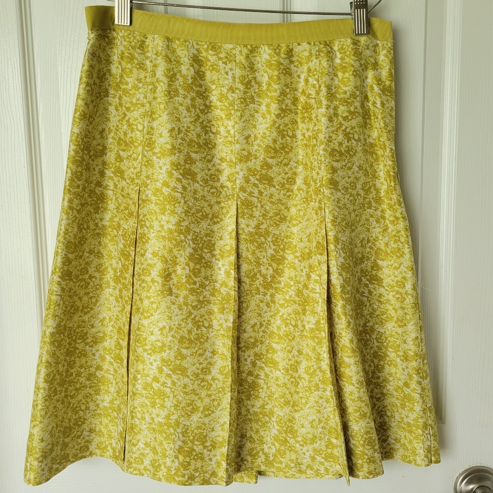 Banana Republic green silk skirt